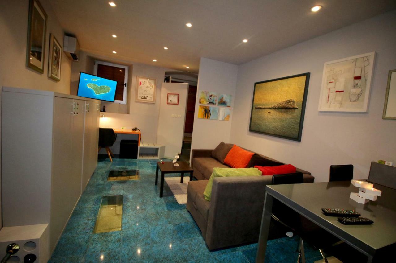 Studio Apartment Art Split Exterior photo